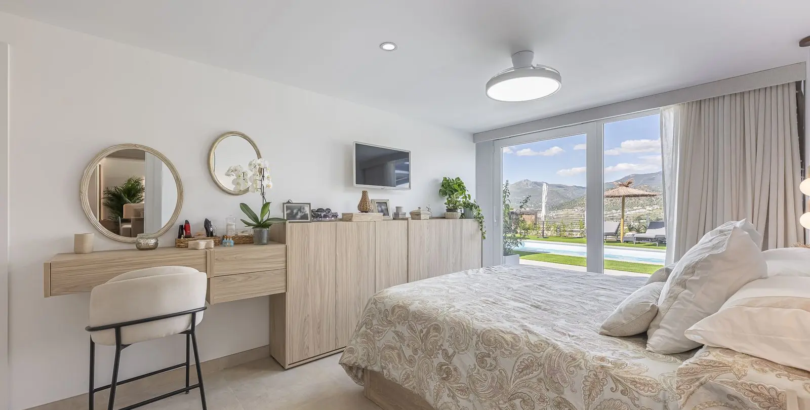 Sale of detached villa in La Viñuela 45
