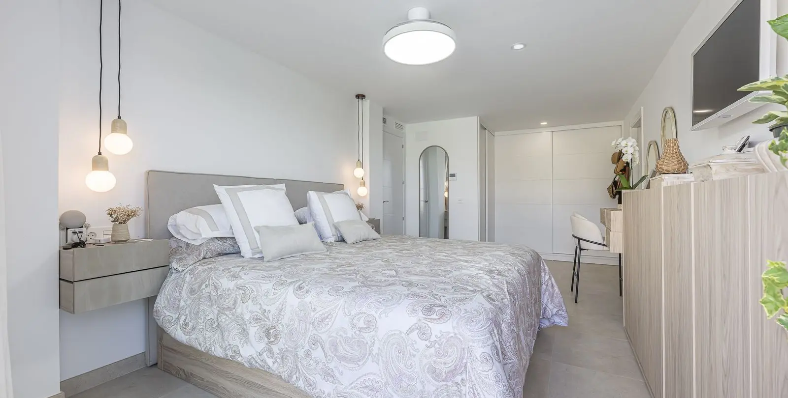 Sale of detached villa in La Viñuela 48