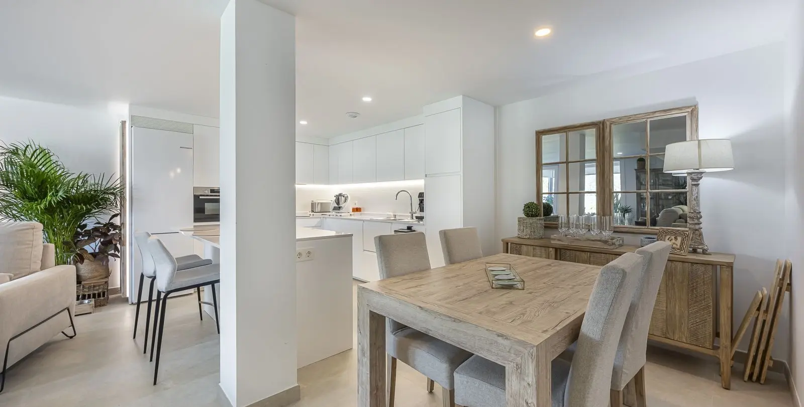 Sale of detached villa in La Viñuela 54