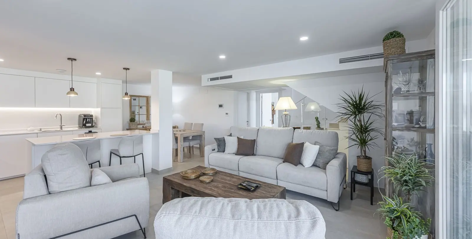 Sale of detached villa in La Viñuela 64