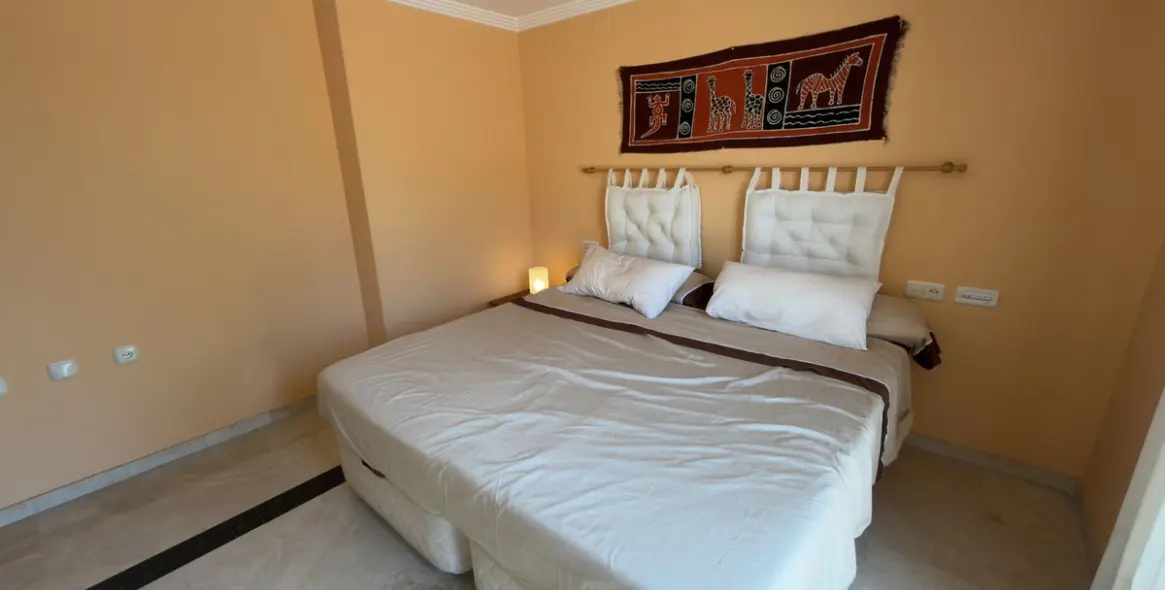 Sale of penthouse in Elviria 7