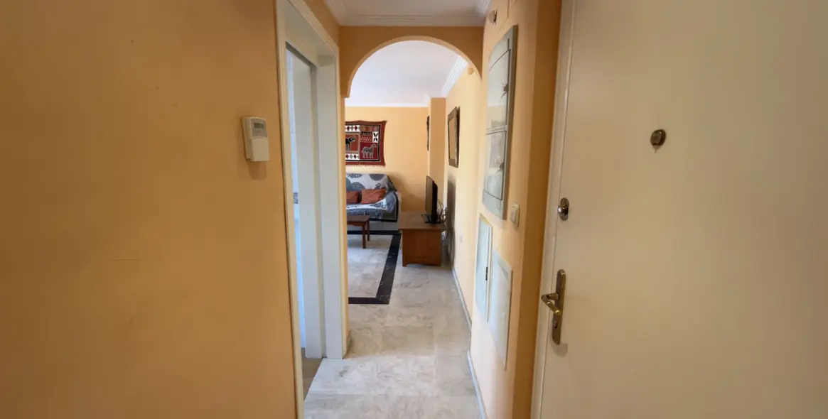 Sale of penthouse in Elviria 17