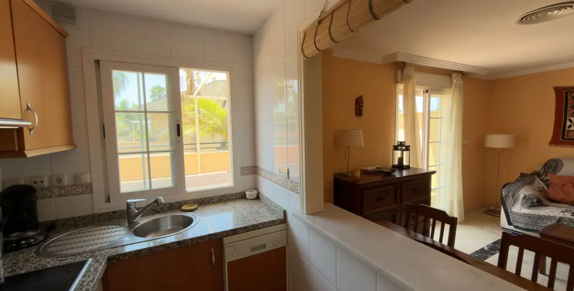 Sale of penthouse in Elviria 19