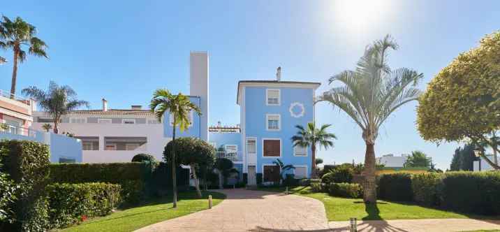 Sale of ground floor apartment in Estepona 0