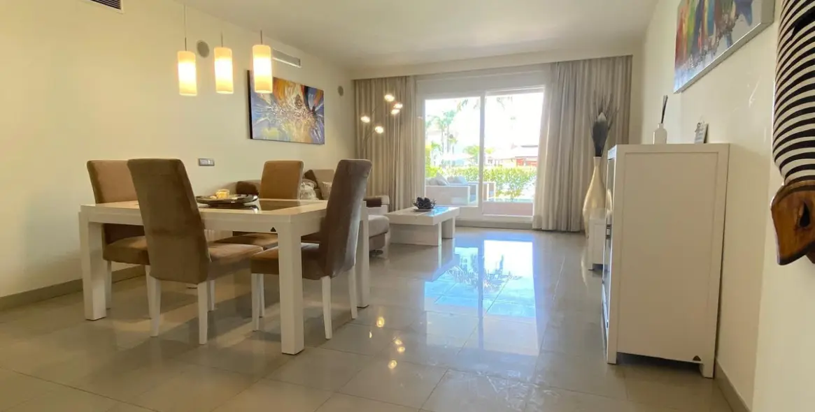Venta de apartamento en planta baja en Estepona 5