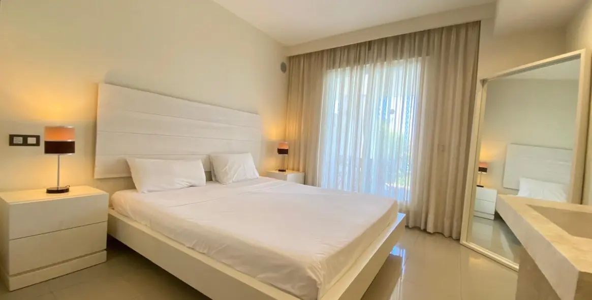 Venta de apartamento en planta baja en Estepona 9
