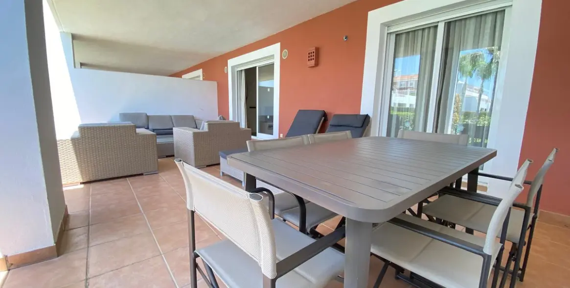 Venta de apartamento en planta baja en Estepona 16