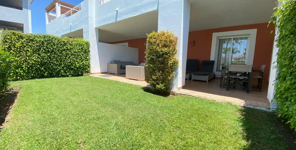 Venta de apartamento en planta baja en Estepona 19
