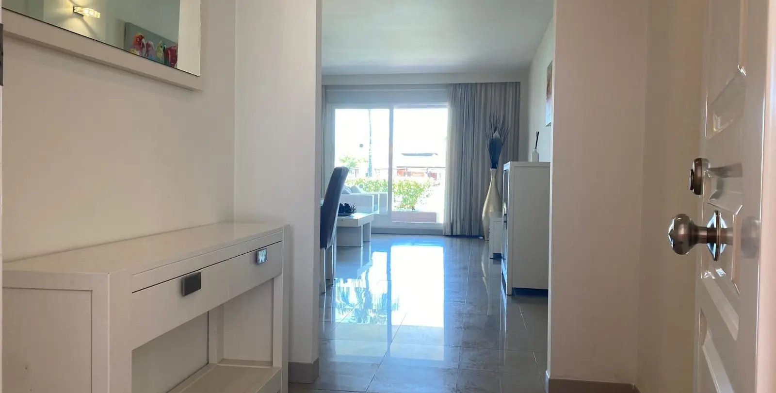 Sale of ground floor apartment in Estepona 2