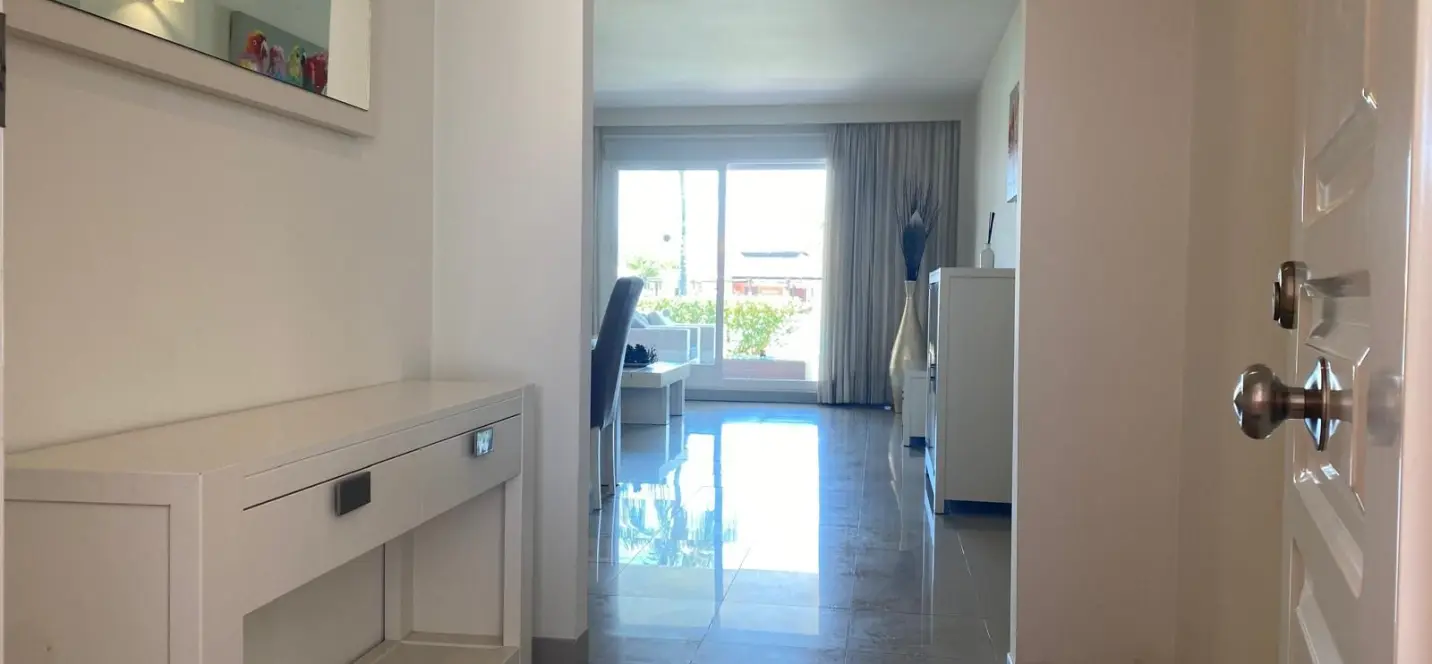 Продажа апартаментов на первом этаже в Estepona 1