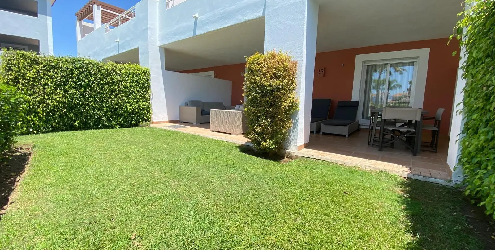 Sale of ground floor apartment in Estepona 19