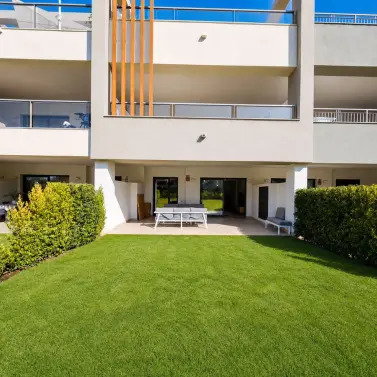 Продажа апартаментов на первом этаже в Casares Playa