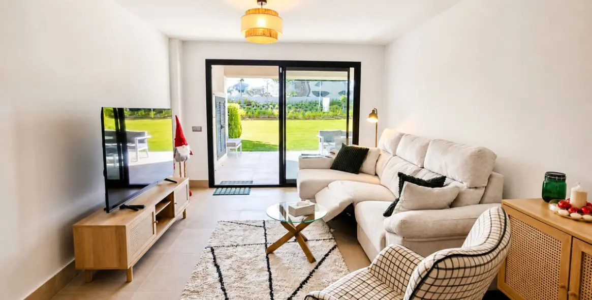 Продажа апартаментов на первом этаже в Casares Playa 3
