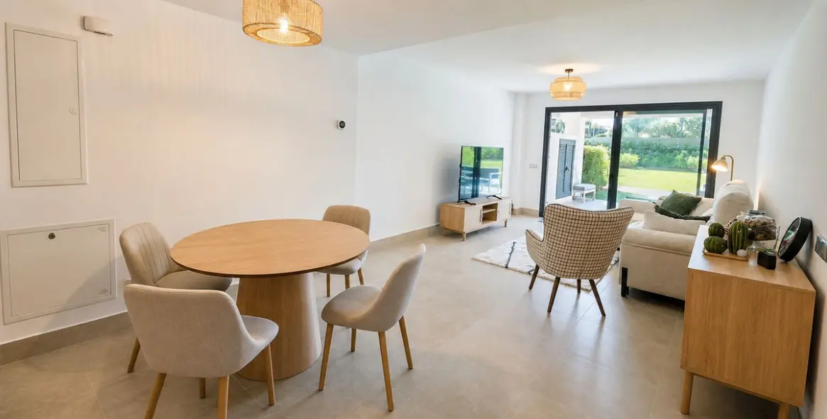 Продажа апартаментов на первом этаже в Casares Playa 9