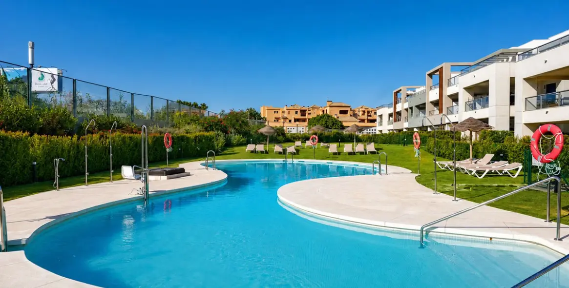 Продажа апартаментов на первом этаже в Casares Playa 19