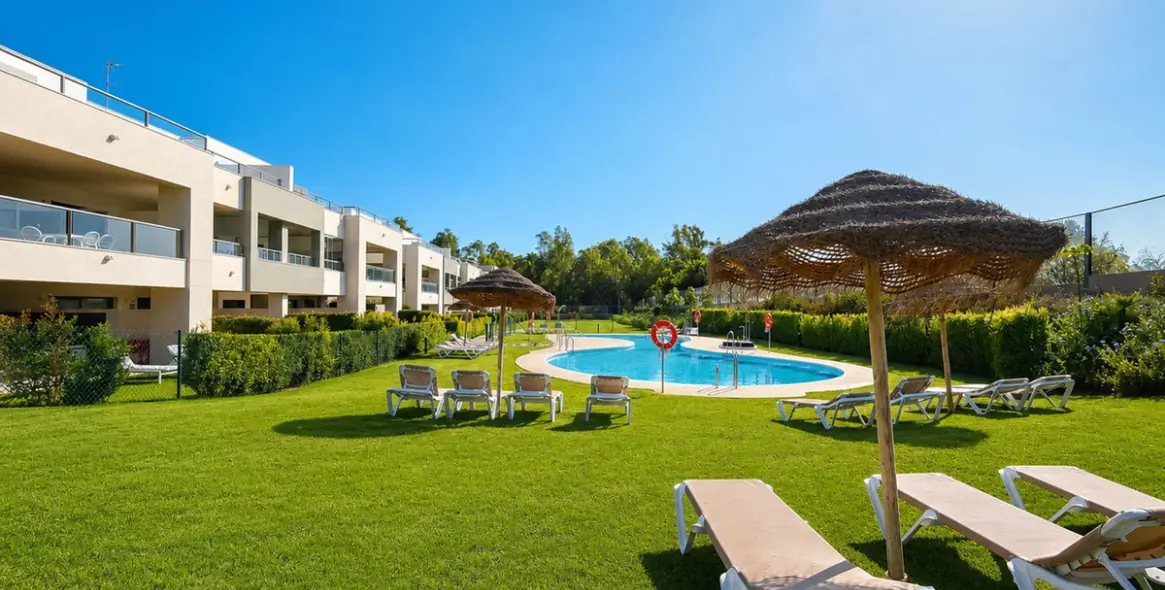 Продажа апартаментов на первом этаже в Casares Playa 21