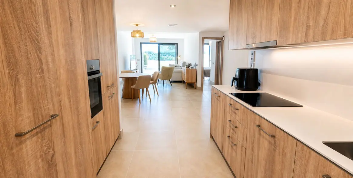 Продажа апартаментов на первом этаже в Casares Playa 32