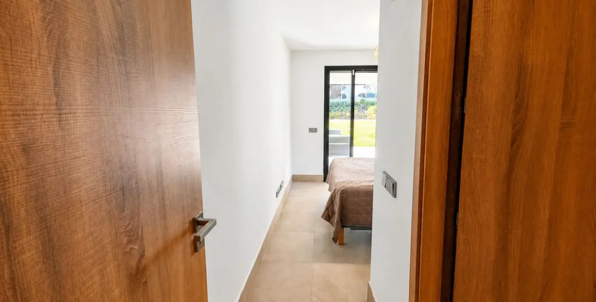 Продажа апартаментов на первом этаже в Casares Playa 35