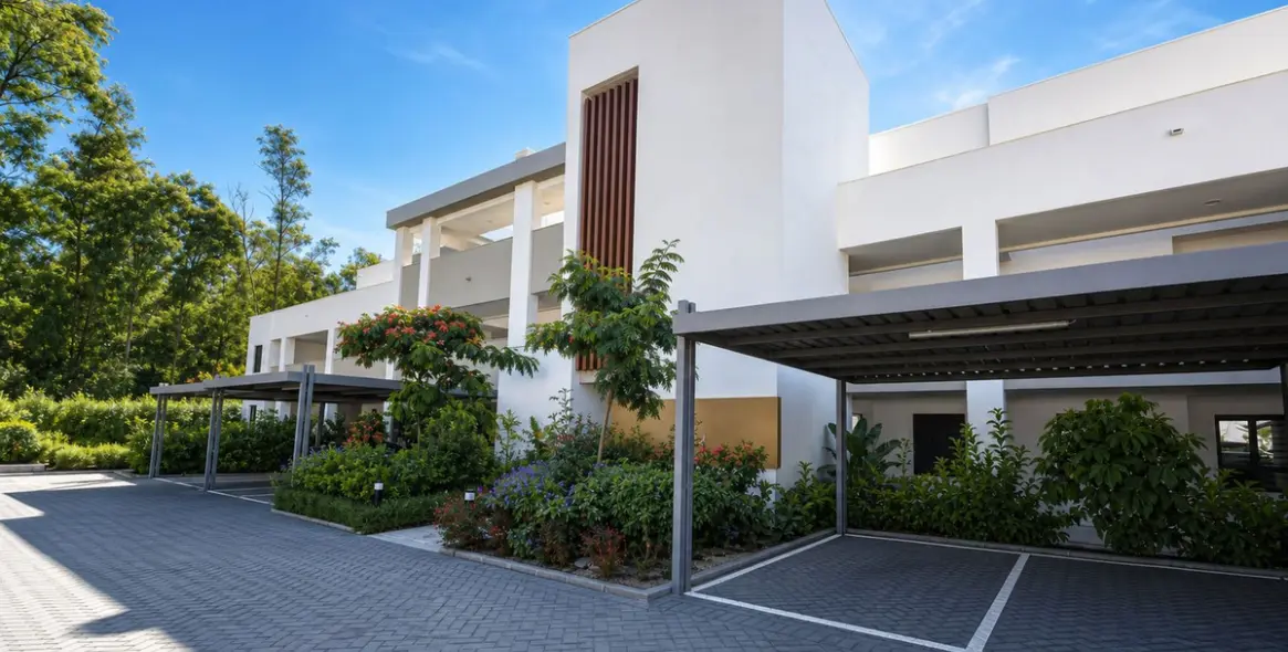 Продажа апартаментов на первом этаже в Casares Playa 49