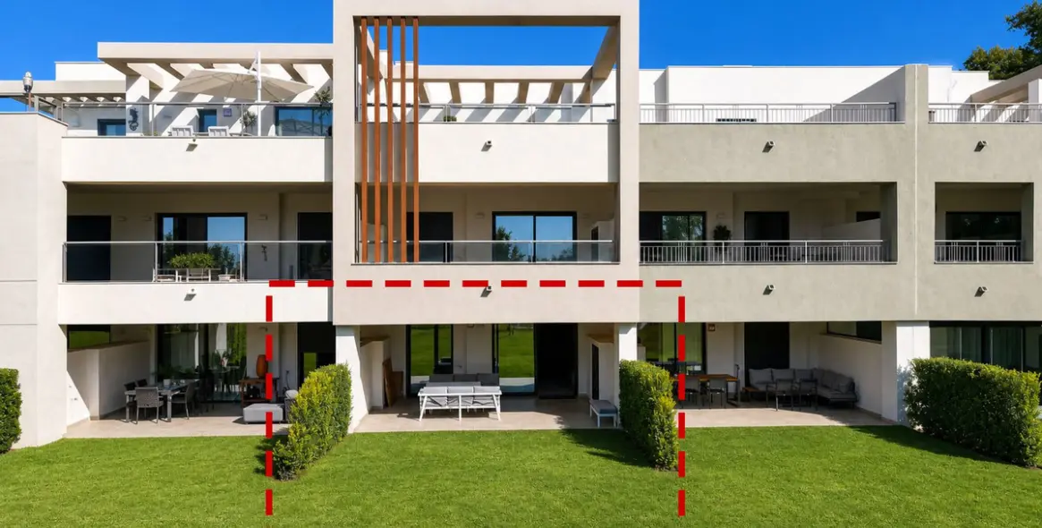 Продажа апартаментов на первом этаже в Casares Playa 61