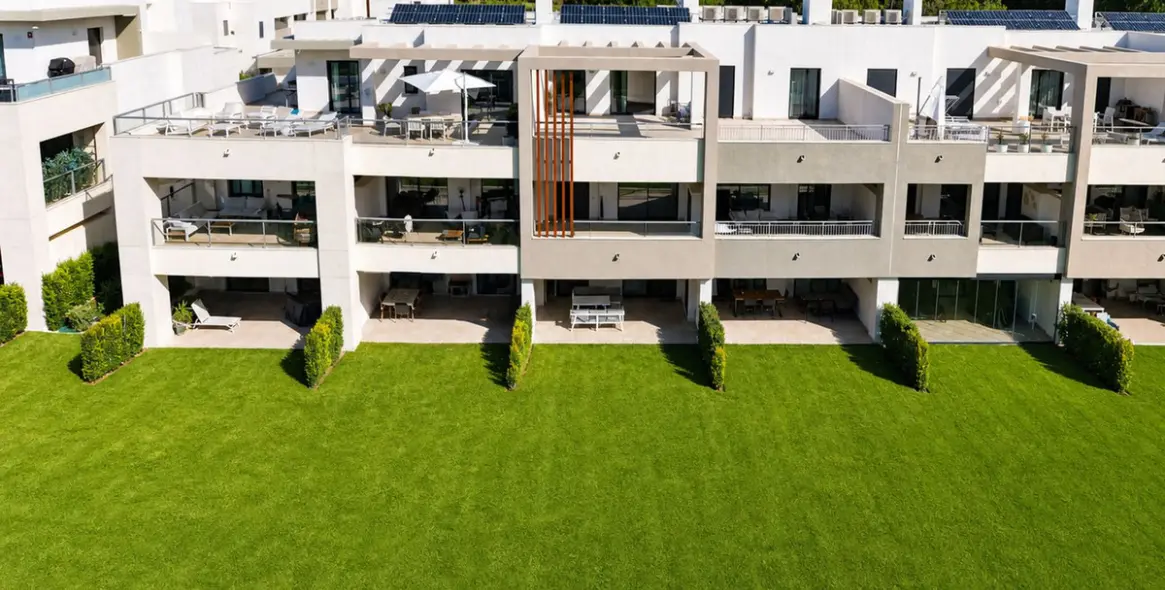 Продажа апартаментов на первом этаже в Casares Playa 63