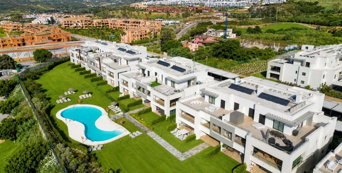 Продажа апартаментов на первом этаже в Casares Playa 64