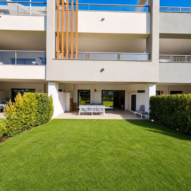 Venta de apartamento en planta baja en Casares Playa
