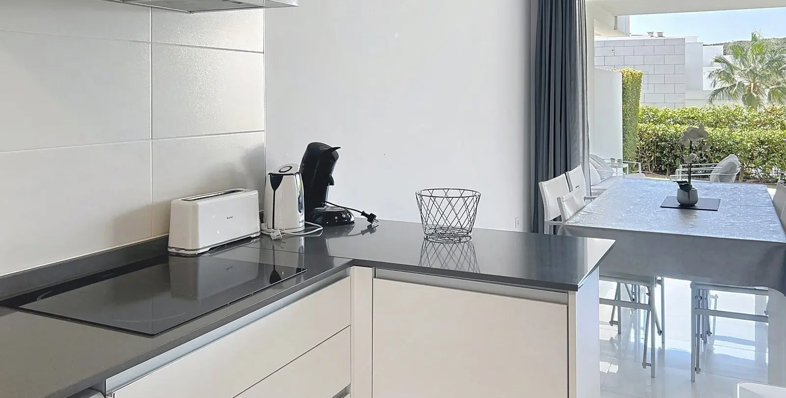 Продажа апартаментов на первом этаже в Casares 11