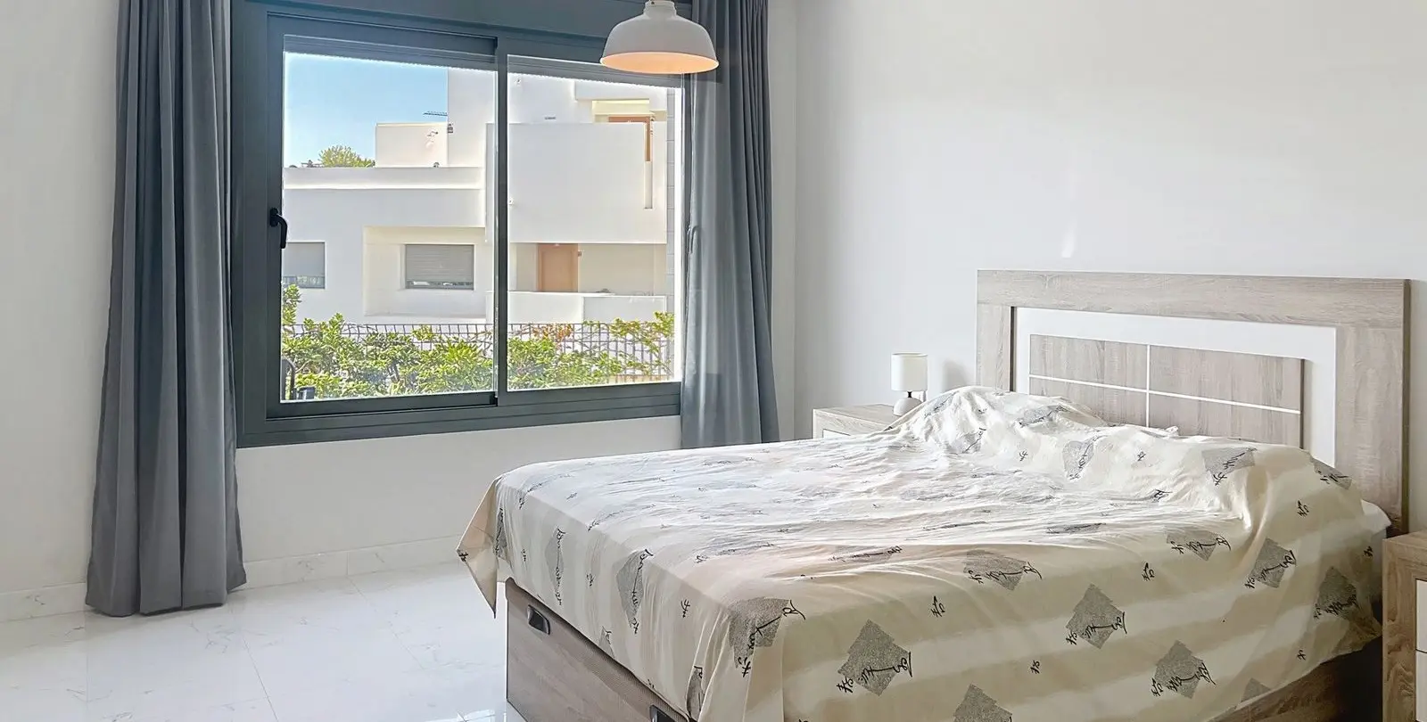 Продажа апартаментов на первом этаже в Casares 20