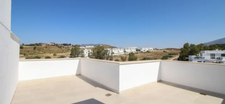 Sale of penthouse in La Cala de Mijas 2
