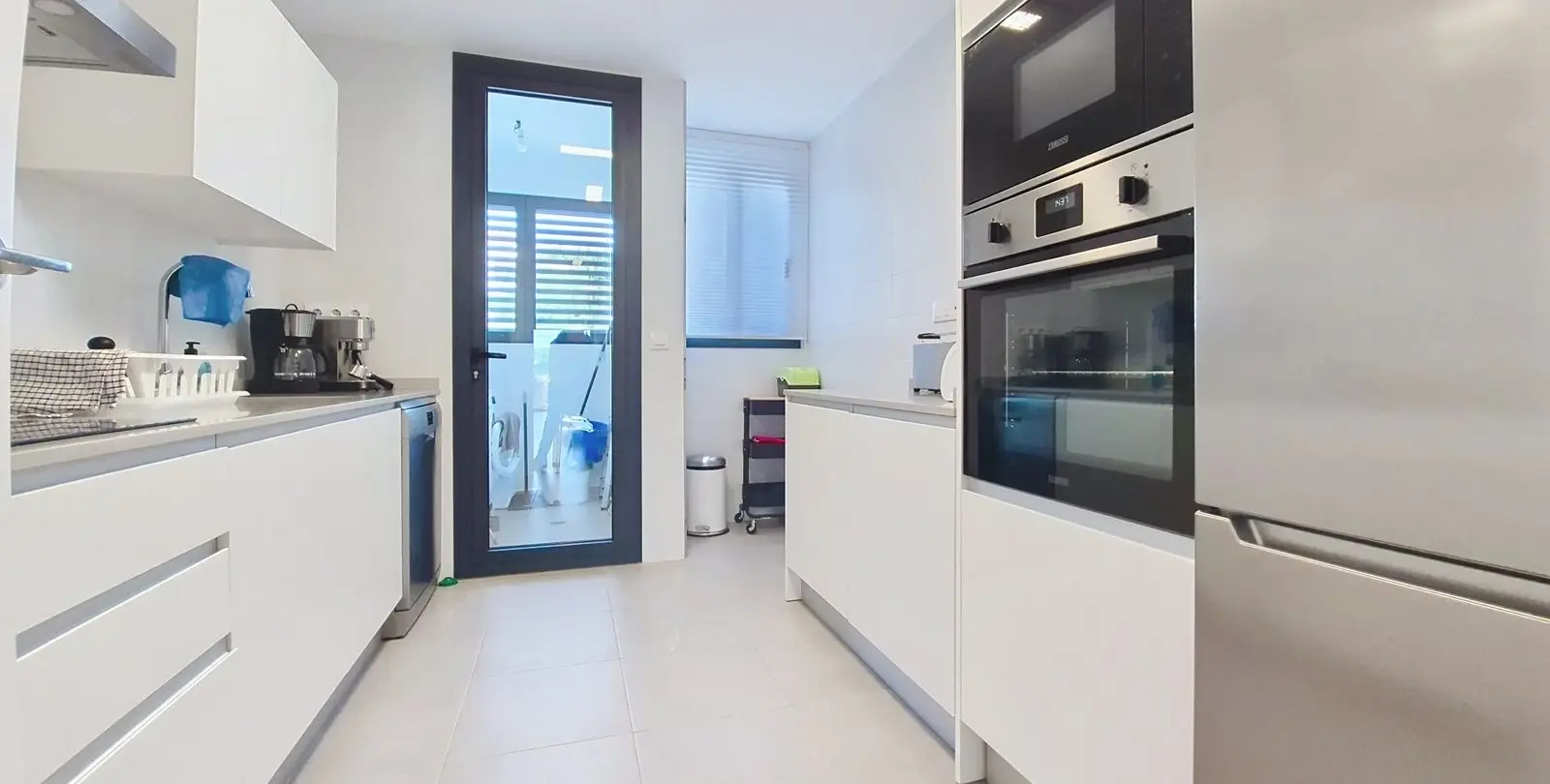 Sale of middle floor apartment in Casares 12