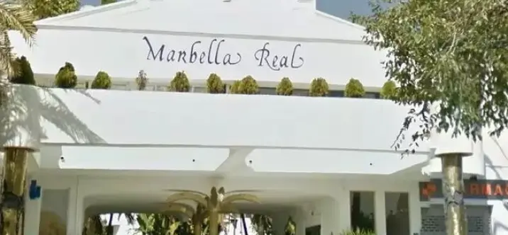 Sale of middle floor apartment in The Golden Mile 3