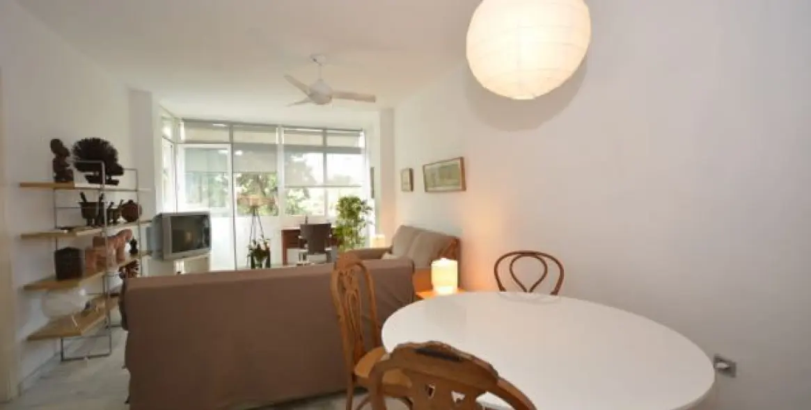 Sale of middle floor apartment in The Golden Mile 5