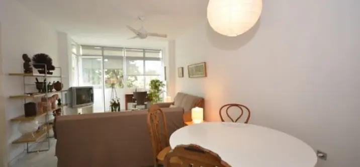 Sale of middle floor apartment in The Golden Mile 4
