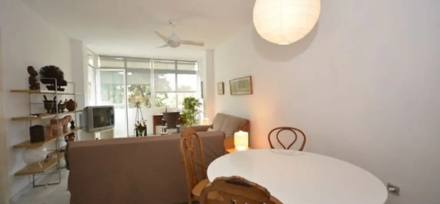 Venta de apartamento en planta media en The Golden Mile 4