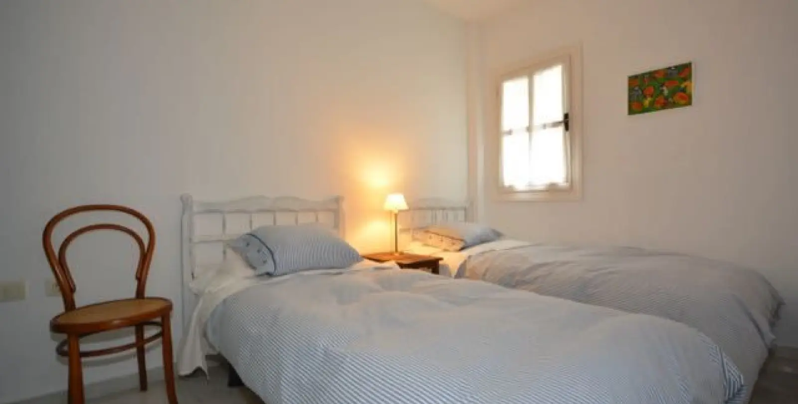 Sale of middle floor apartment in The Golden Mile 14