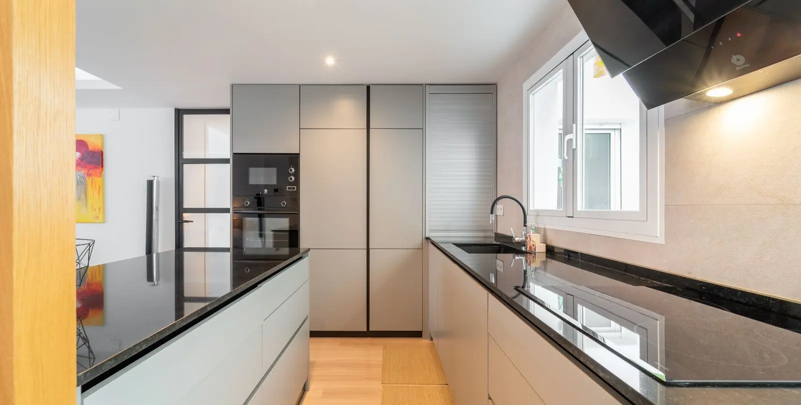 Sale of middle floor apartment in Málaga Centro 9