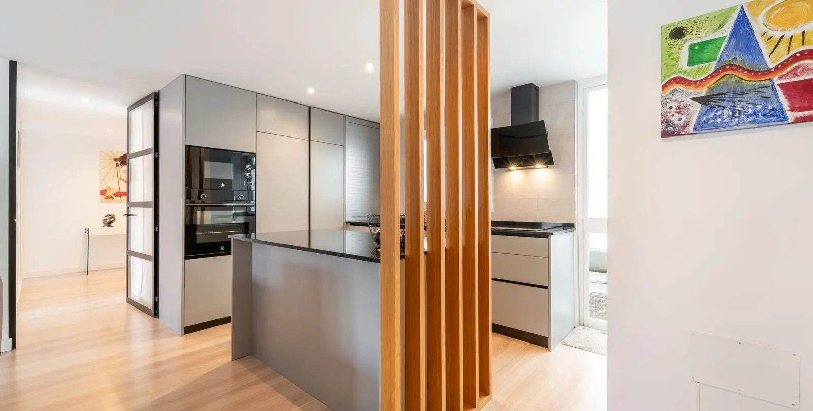 Sale of middle floor apartment in Málaga Centro 10