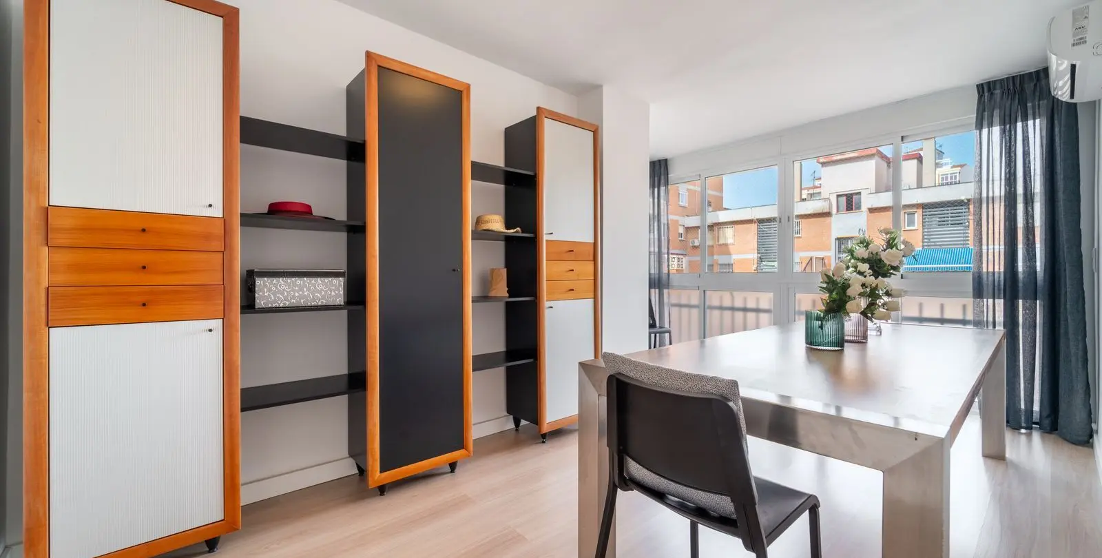 Sale of middle floor apartment in Málaga Centro 17