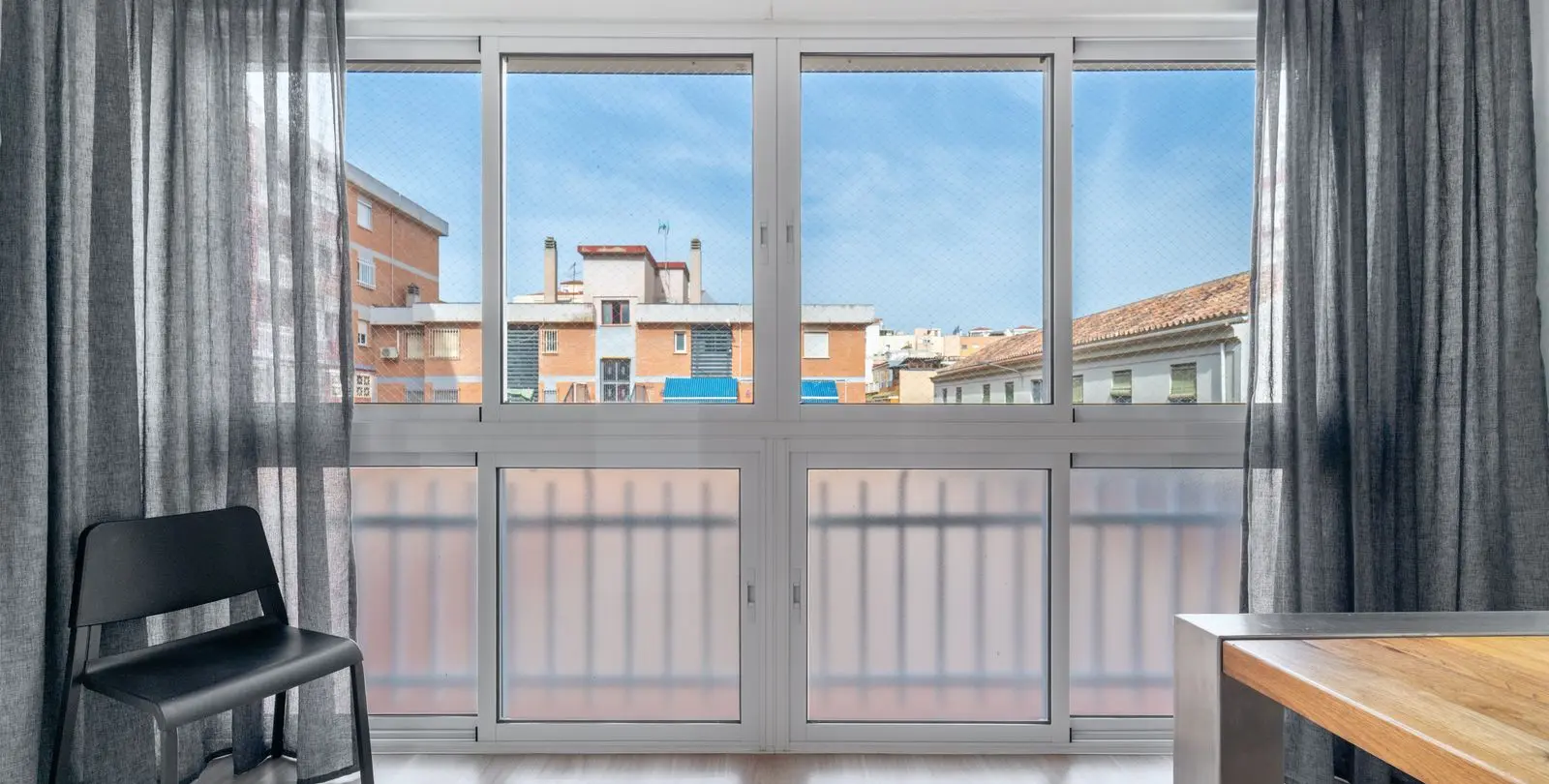 Sale of middle floor apartment in Málaga Centro 19