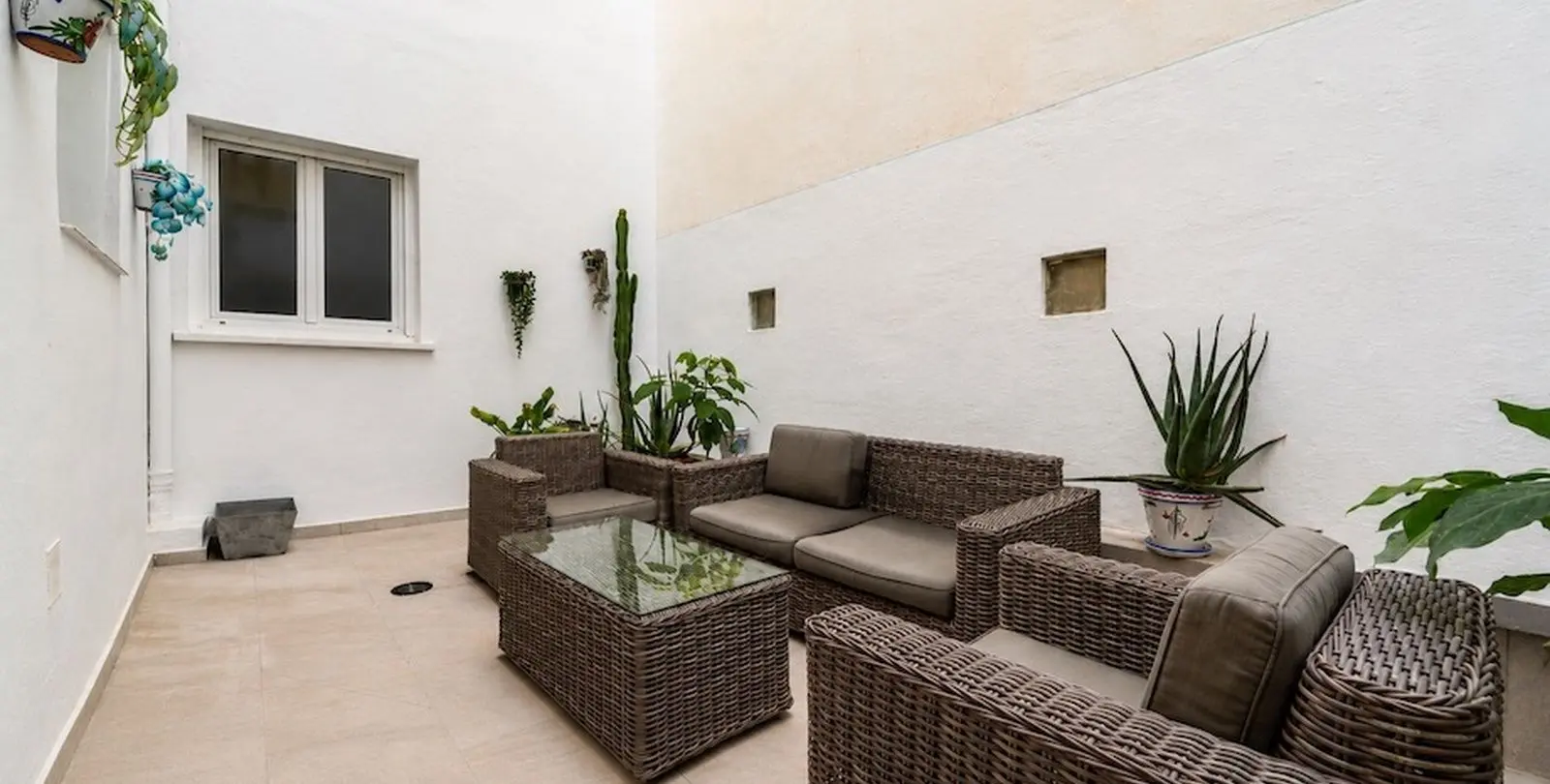 Sale of middle floor apartment in Málaga Centro 24