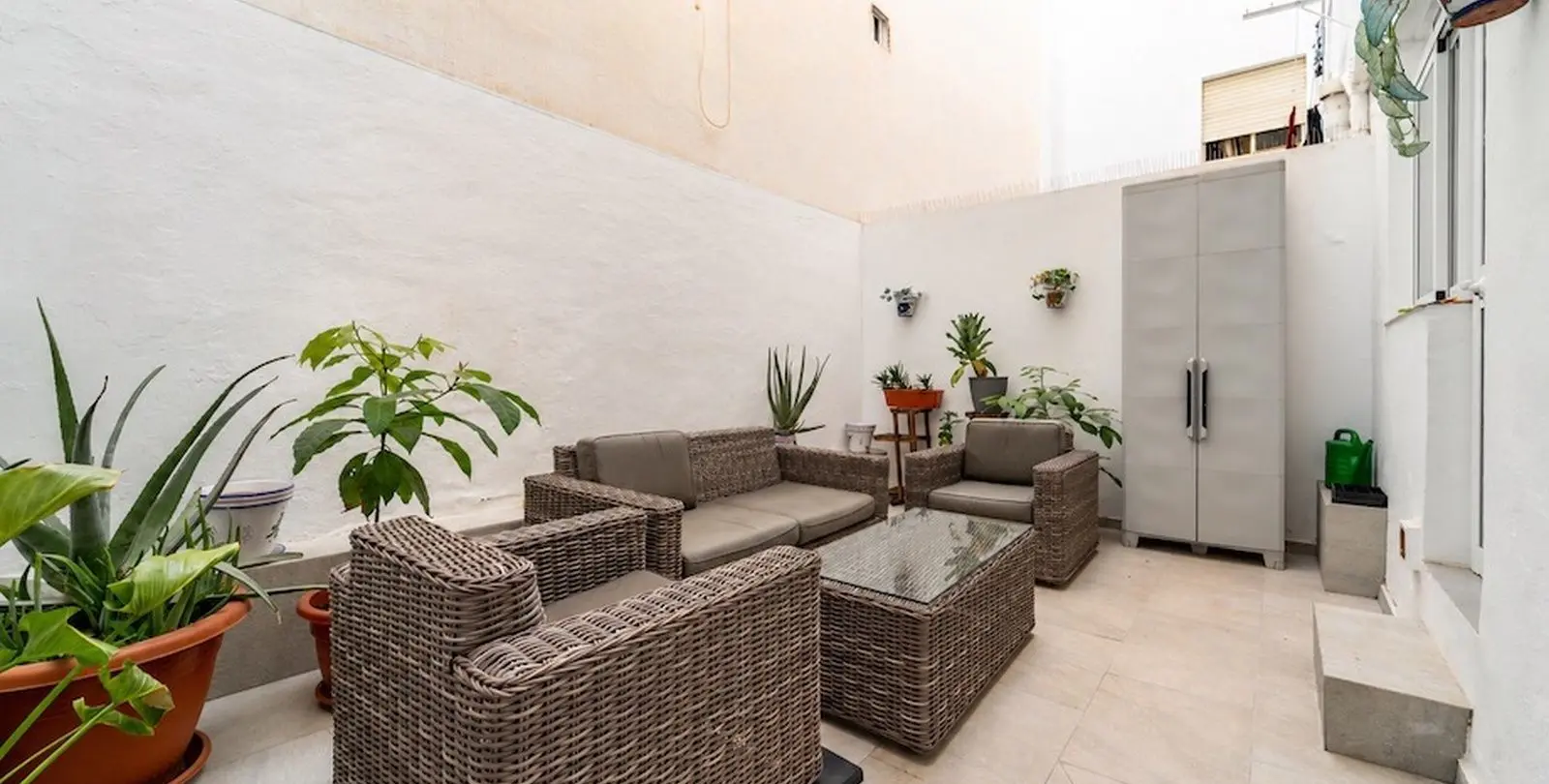 Sale of middle floor apartment in Málaga Centro 25