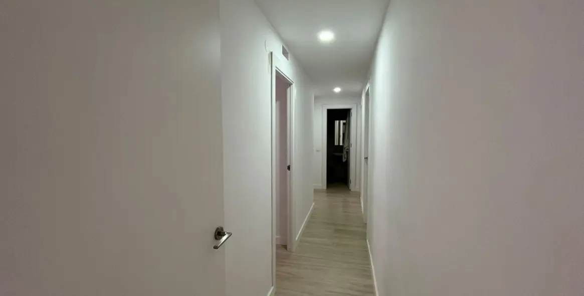 Sale of penthouse in Estepona 11