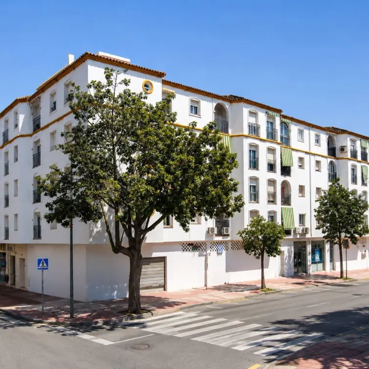 Sale of penthouse in Estepona