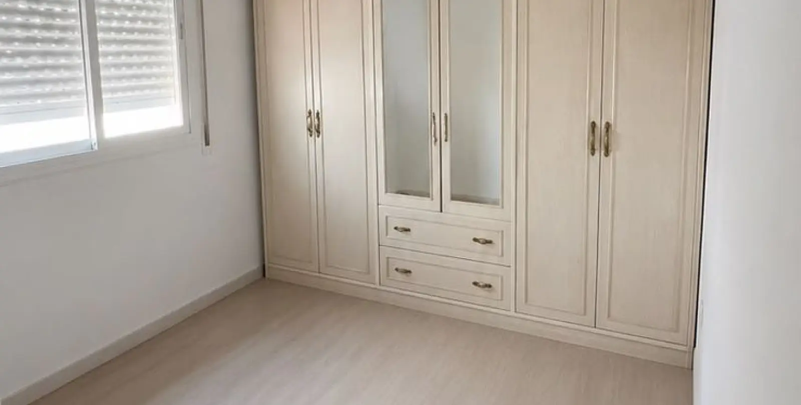 Sale of penthouse in Estepona 9