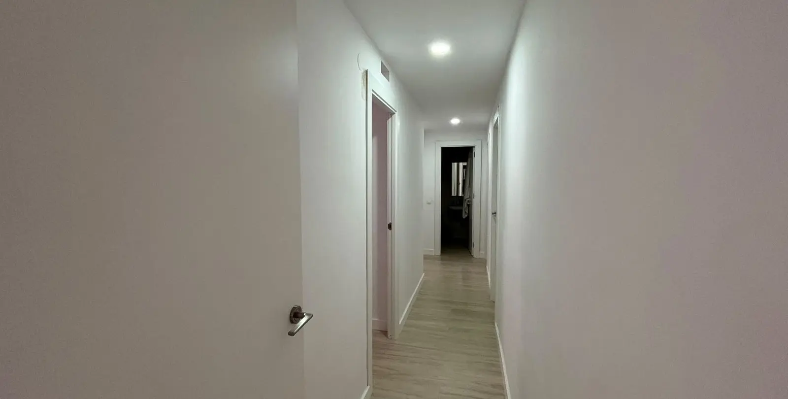 Sale of penthouse in Estepona 11