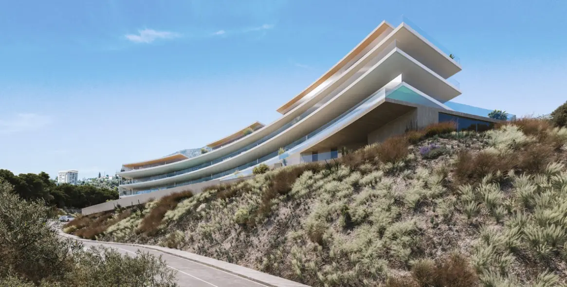Sale of middle floor apartment in Fuengirola 10