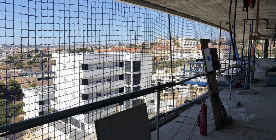 Sale of middle floor apartment in Fuengirola 13