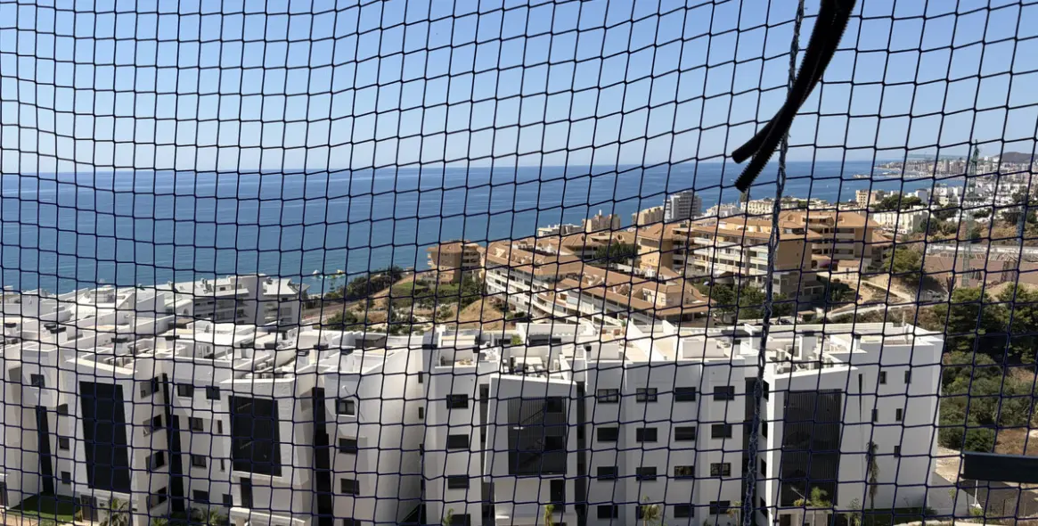 Sale of middle floor apartment in Fuengirola 14