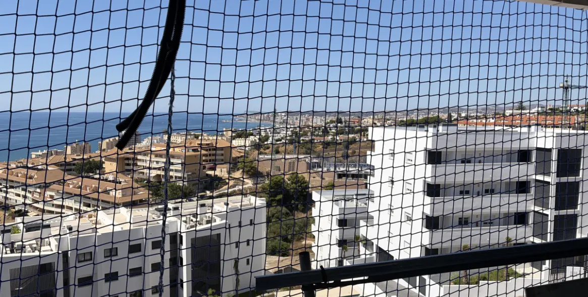 Sale of middle floor apartment in Fuengirola 15